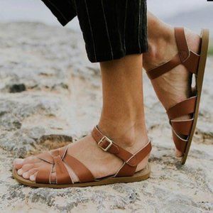 Original Saltwater Sandals in Tan, size 8